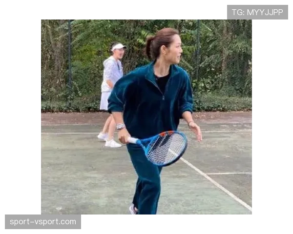 李娜赛场像坦克，朋友圈像隔壁大妈，差距有点刺眼